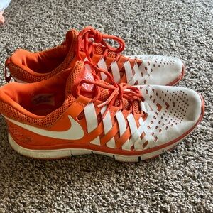NIKE Athletic Shoes